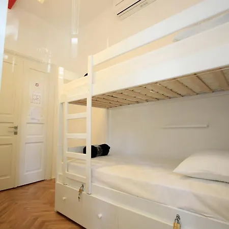Auberge de jeunesse The *